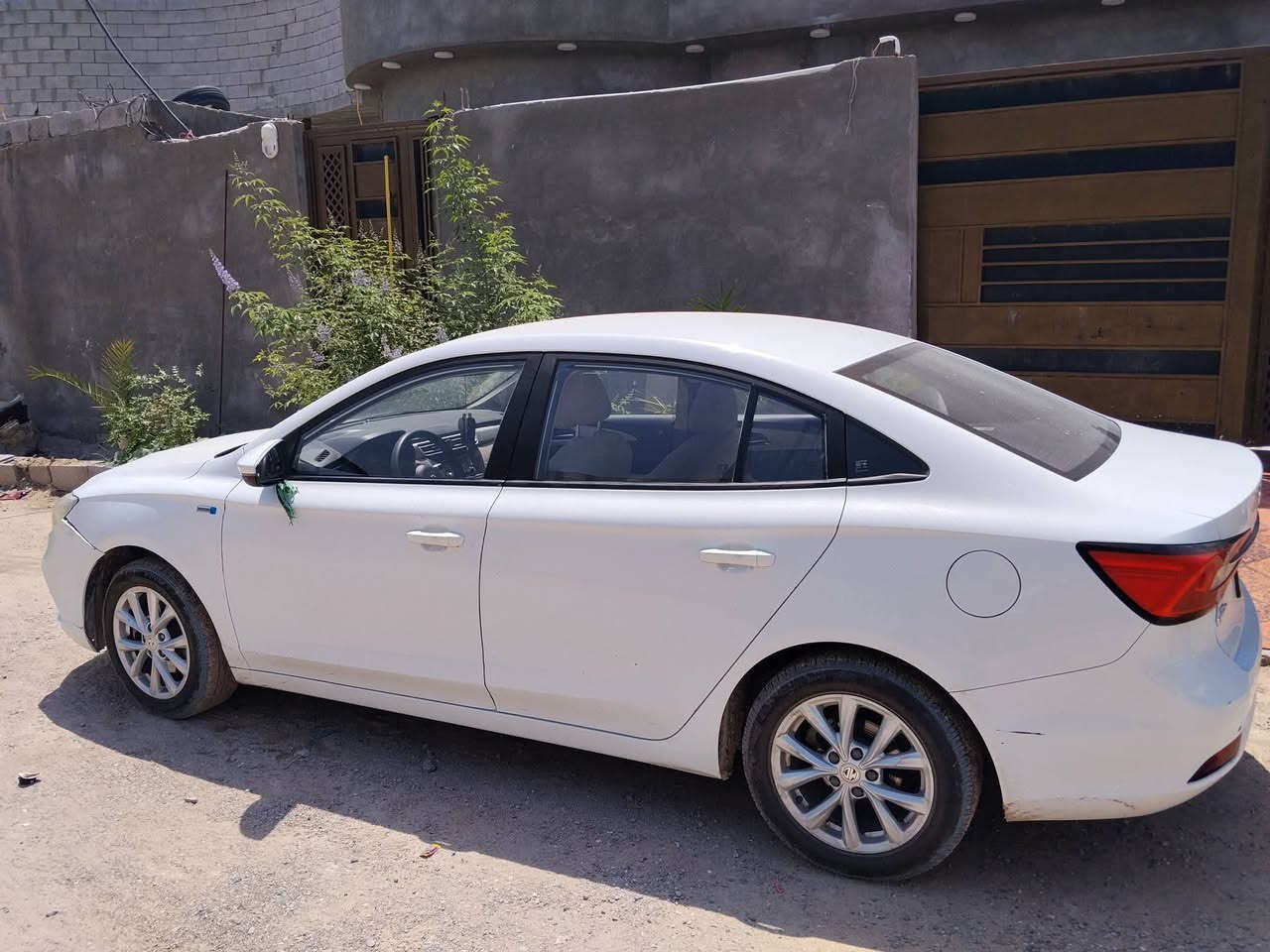 Mg 5 موديل 21 رقم ذي قار وكاله عامه ام الباركود باسمي بيها مدكر فقط محرك وگير كورلا تخم تاير جديد حداده جديدة للاستفسار ***********
