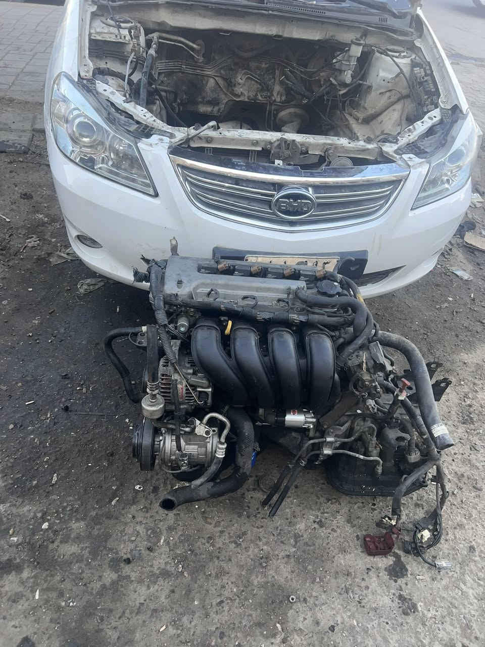 حسن طالبيه   لتصليح وبيع ادوات وتجفيت وتحوير جميع انواع السيارت🚖 شيري 🚘بيوايدي 🚕تيكو جيلي🚑 كورلا🚦 سمند 🚥بيجو بارس 🛞 الموقع بغداد طالبيه قرب  مطعم صادق تواصل 📞*********** ☎️🛜وتساب
