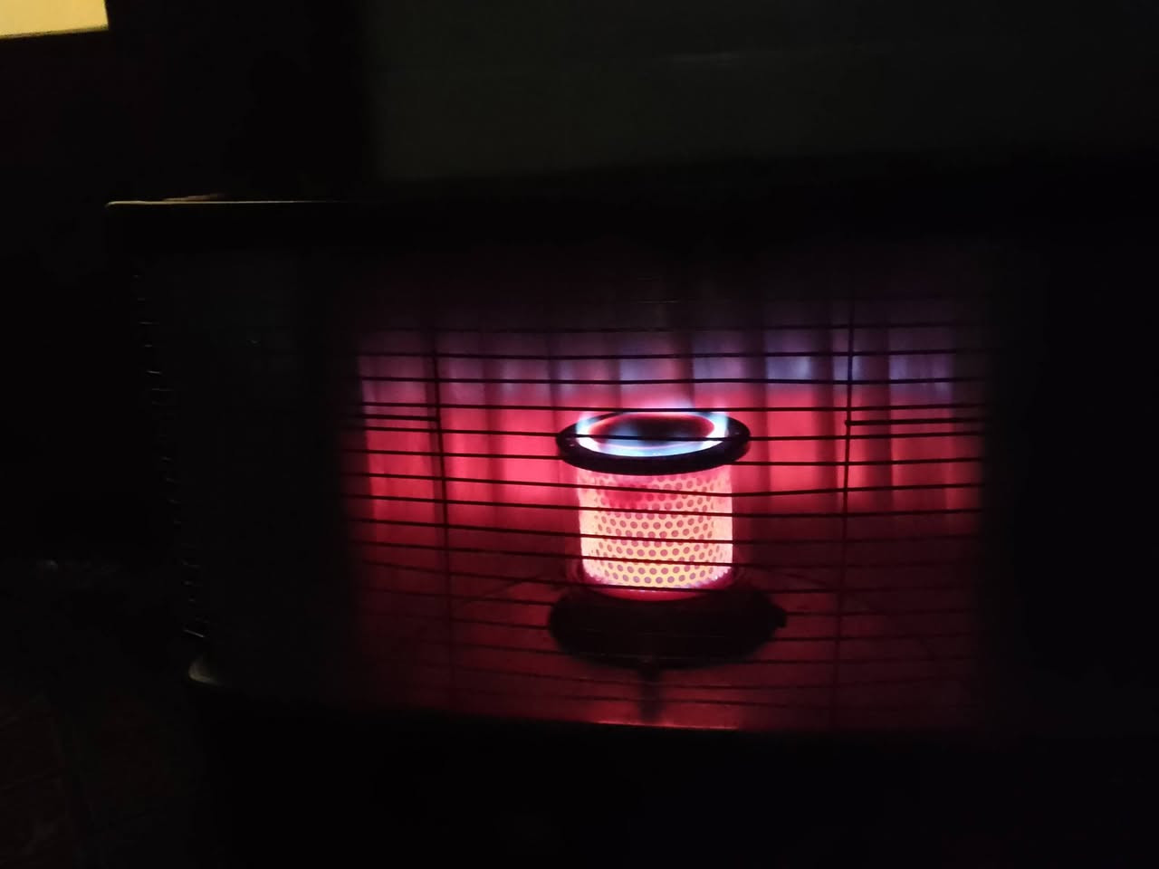 بۆ فرۆشتن
تەکێ 
بە کەمترین نرخ
‏‪***********‬‏
