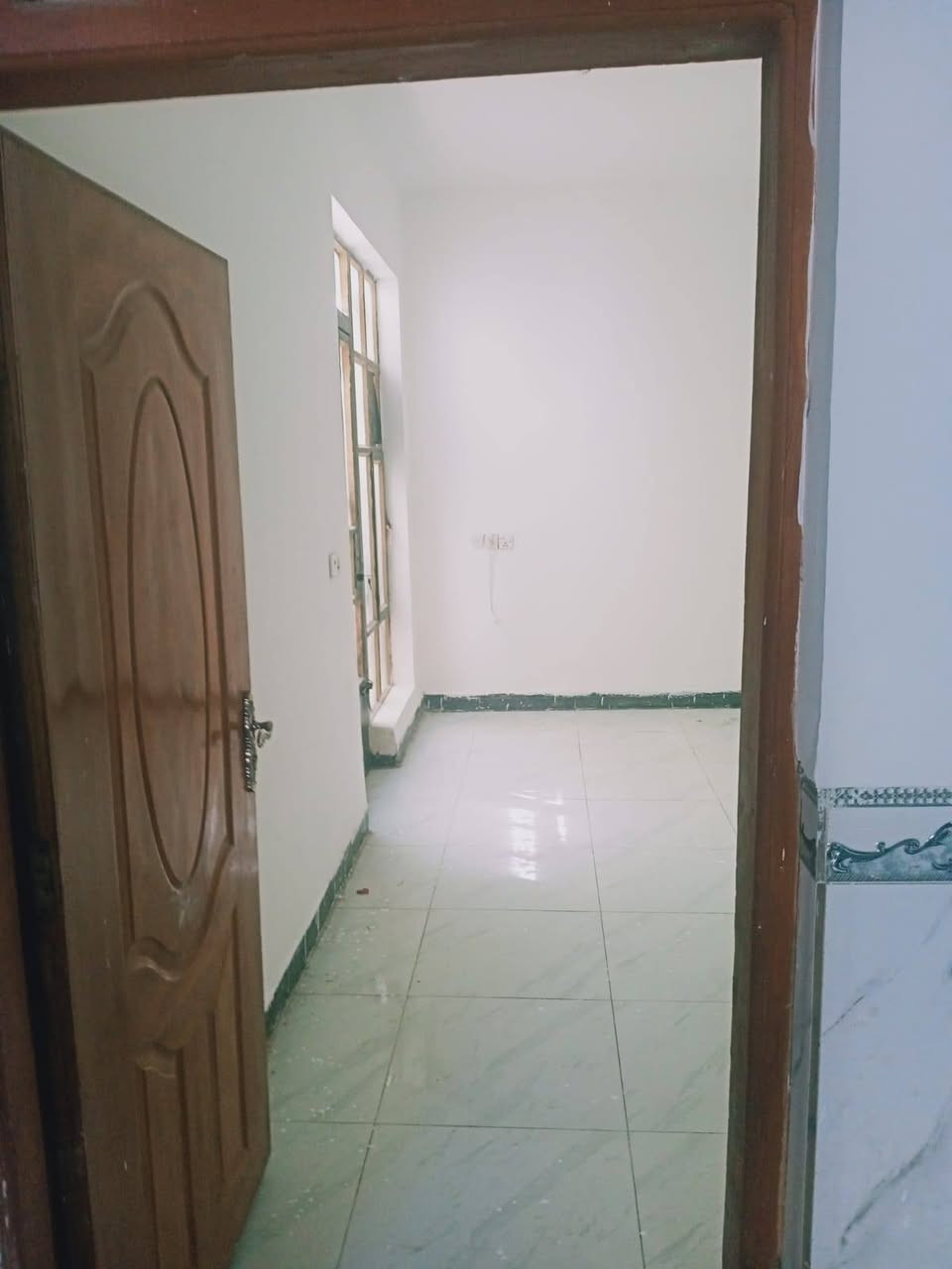 دار للبيع ١٥٠ / م طابق واحد غرفة نوم وكليدور ومطبخ واستقبال ومجمع صحيات زراعي سند ٢٥ تحويل باسم المشتري نادر الثانيه شارع سكلة صدام السعر ١٣٠ مليون وبي مجال الاتصال بالرقم ***********
