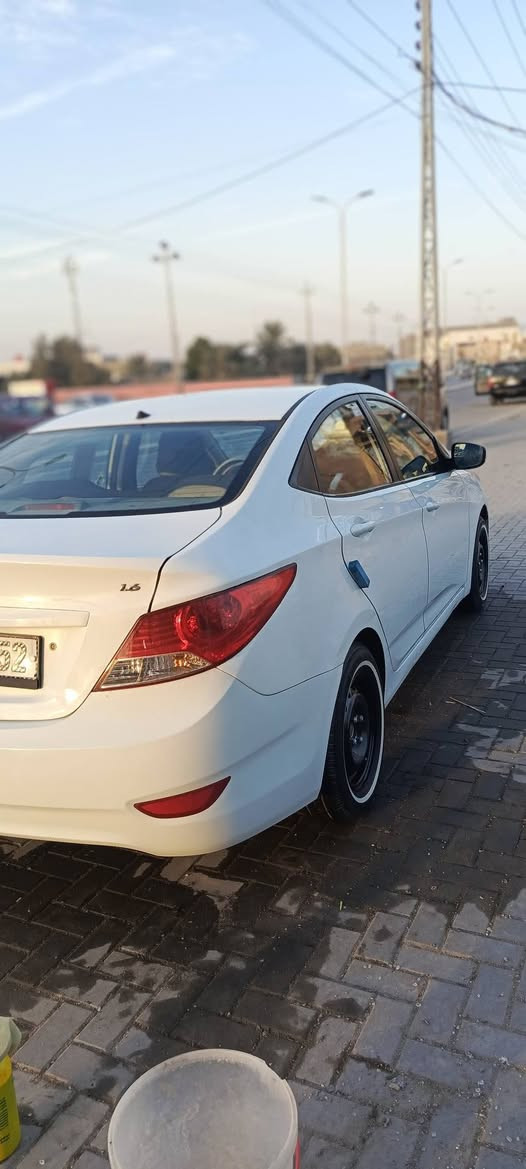 سلام عليكم ***********
هونداي اكسنت موديل 2015 خليجي حداديه لكدام توا ذابها وكداديه خلفيه يرادلها دبلات بس ولسياره نضيفه حيل حادثها بل سندوك وشويه بل جاملق لخلفي للامانه سياره حلوه رقم جديد وشرط لتحويل سنويه لل27 عنوانها ابو لخصيب العوجه البصرة, العراق
