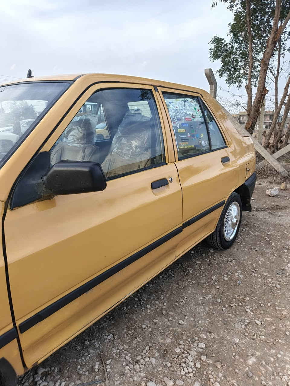 سلام عليكم سايبه موديل 2016 رقم بغداد 
مصفره غرامه وعليه هيئة 140 فقط 
كير ومحرك بجيس 
حداديه وتخم تاير خير من الله 
تبريد شغال 
السعر 33وبيها مجال 
مكان ديوانيه عفك ***********
