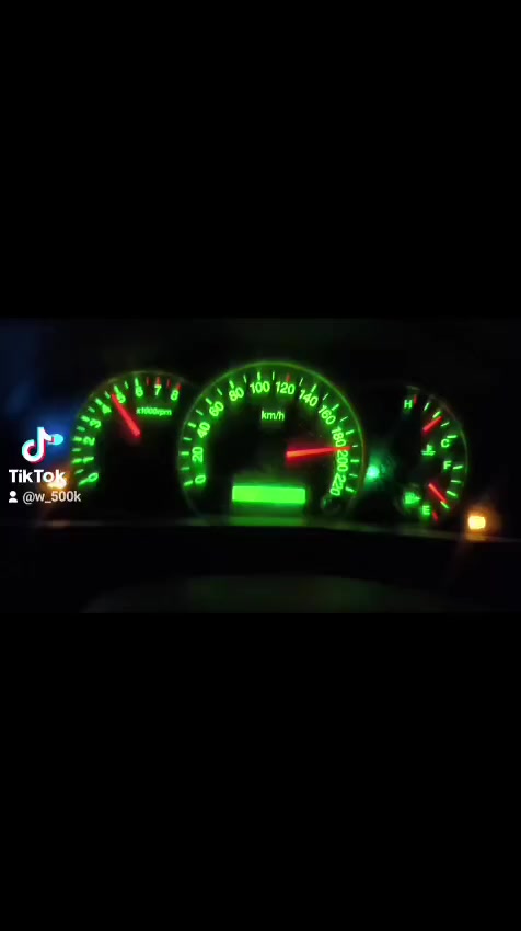 سلام عليكم سيارة سورنتو 2007 خليجي مكفوله من ضربه والعيب الشرعي مصبوغه جماليه صار 15 يوم اثر جرادمكينه وكيرمكفولات حداديه تخم تاير  مع السبير تبريد تدفىه شغال بيع ومراوس سعر85 مكان بصرة جبيله ***********
