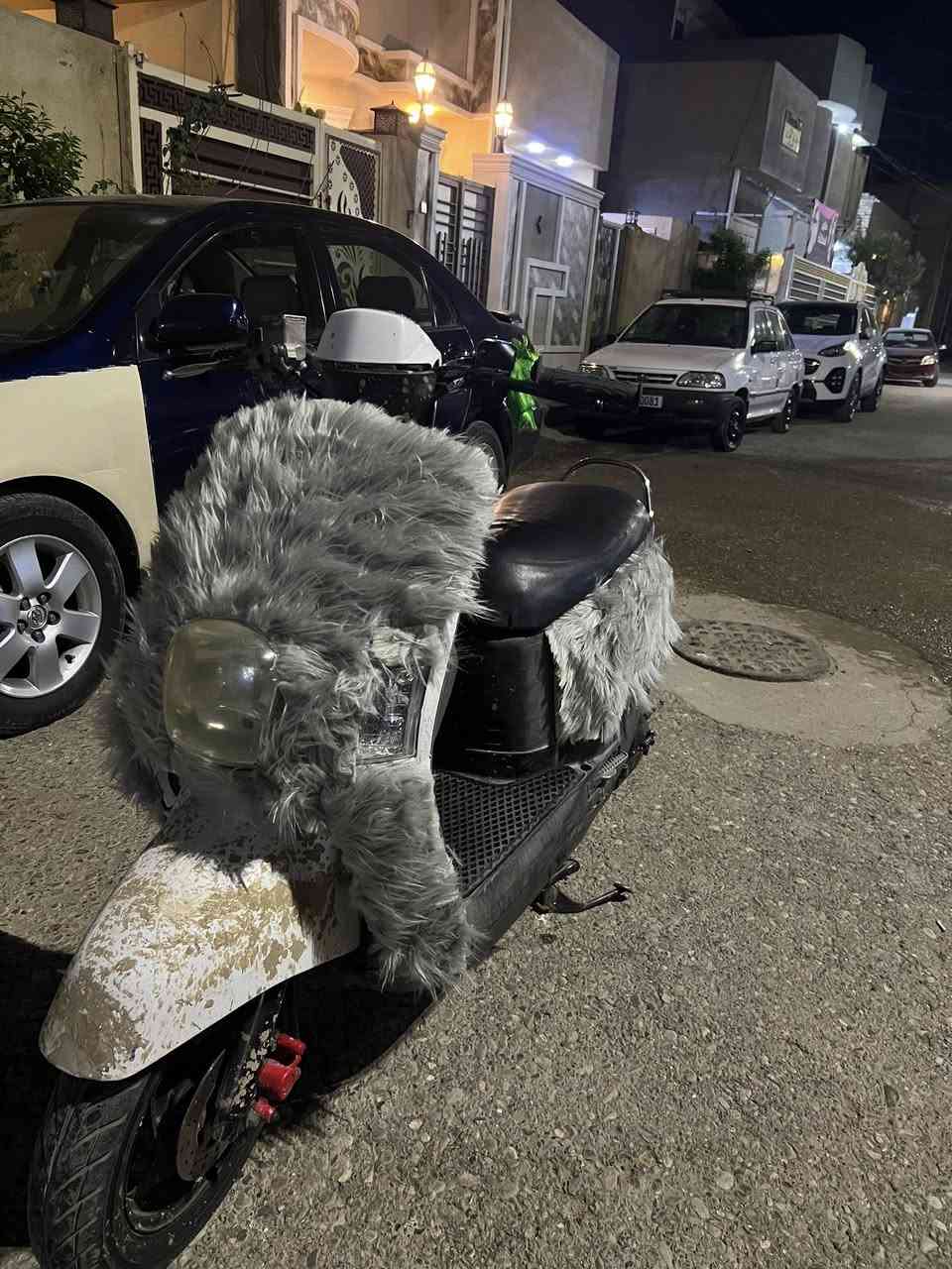 يالله سلام عليكم شبابنا اليوم عدنا بوليس للبيع بسعر كلش حلو و الدراجه ما ناقصها ايشي فقط هورن و قبق باتري دراجه مكينه ما مفتوح و الدراجه ما شاء الله تأخذها تريح بالك نكره سلف كلش حلوه و رزنه السعر 550 وبيها مجال.الرقم للتواصل ***********
