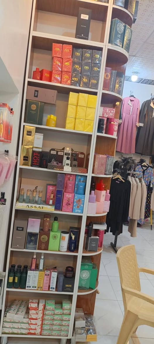 مجمع كوزمتك وملابس نسائيه واطفال كامل للبيع
. مجمع الاميرات..  كامل متكامل. مكان سوق الشيوخ قرب جامع سيد جعفر شارع المجمعات قريب مجمع صلوات. كااامل مابيه اي نقص   للاستفسار التواصل ع الرقم. ***********
