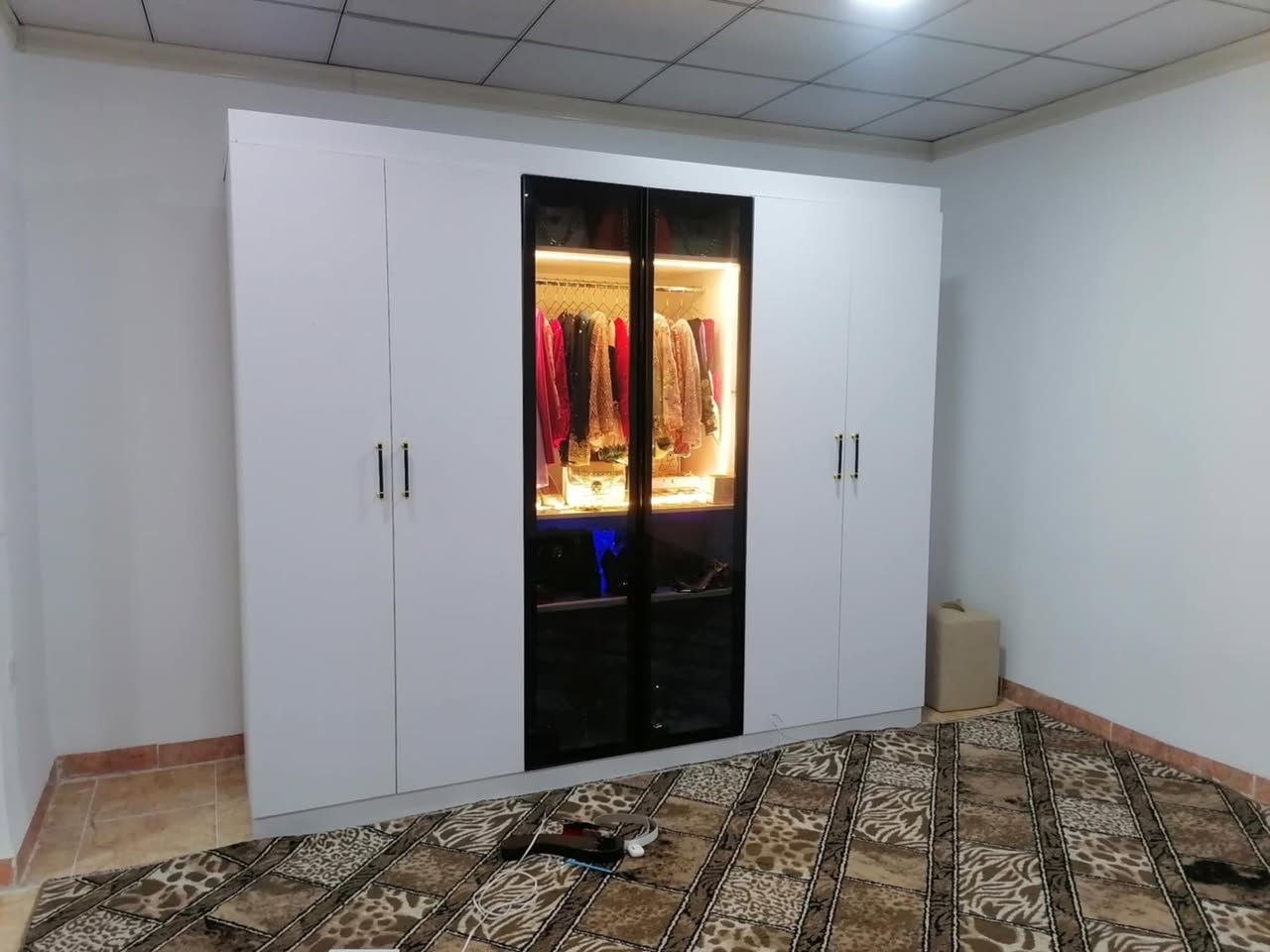 کنتۆری شەش تاک تورکی تەنها ٤۰۰ هەزار
ناونیشان ، سلێمانی ، برایم احمد ، بەرامبەر بەنزینخانەی ئایە
0774 831 9038
