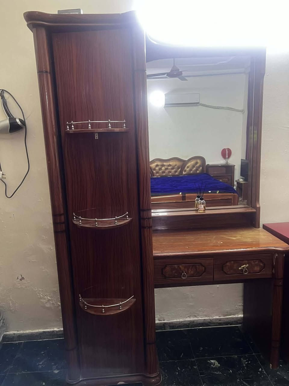 غرفه ماليزي شارع مدير الامن كنتور 8 باب
***********
