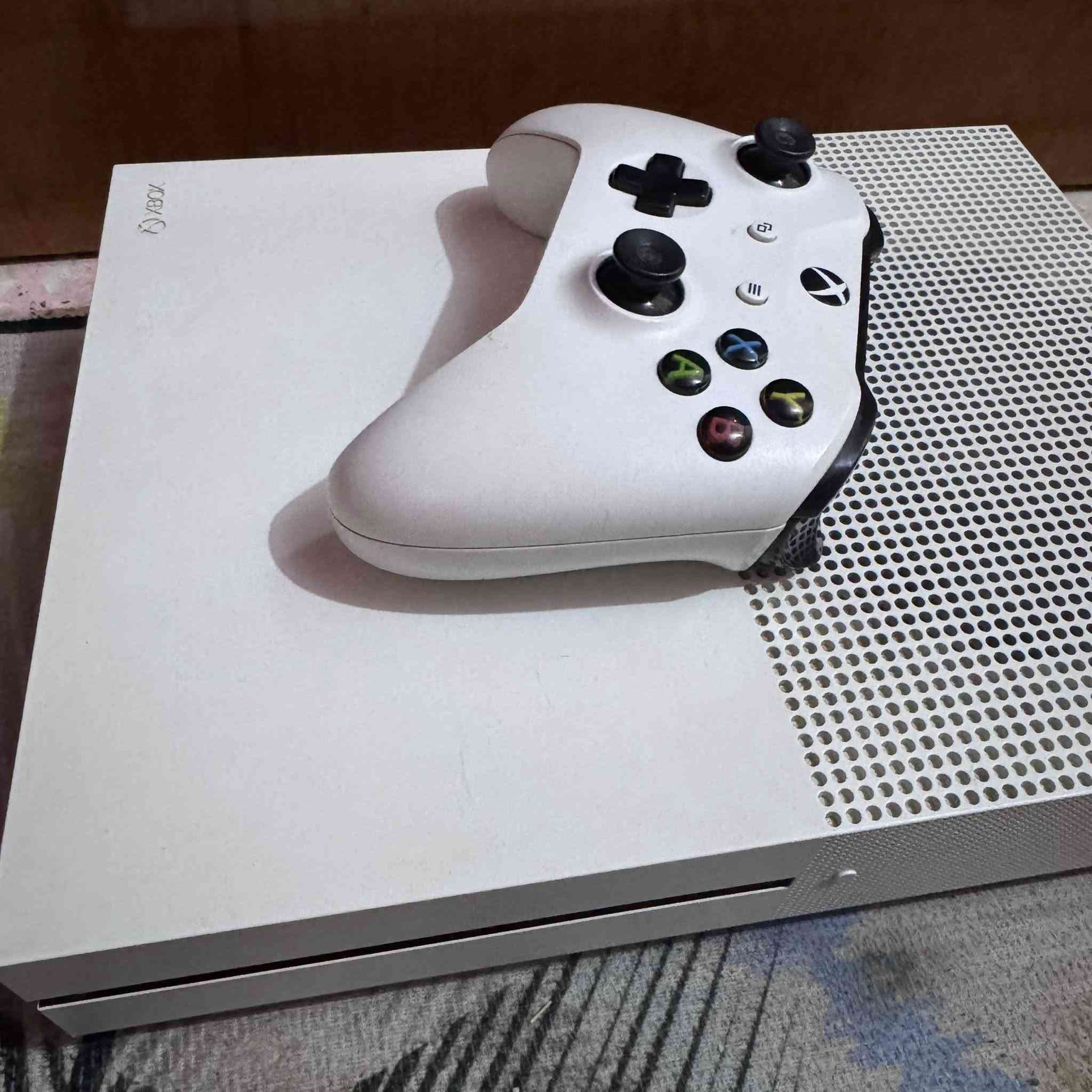 السلام عليكم 
اكس بوكس ون اس 
جهاز نضيف مامفتوح لوك ستيكر ذاكره 512 ويا جويستك وحده 
سعر 140 او مراوس بحساب ببجي مكاني رميثه


**إذا كنت صاحب هذا الإعلان وتريد حذفه لأي سبب، رجاءا أرسل رسالة إلى الدعم الفني**