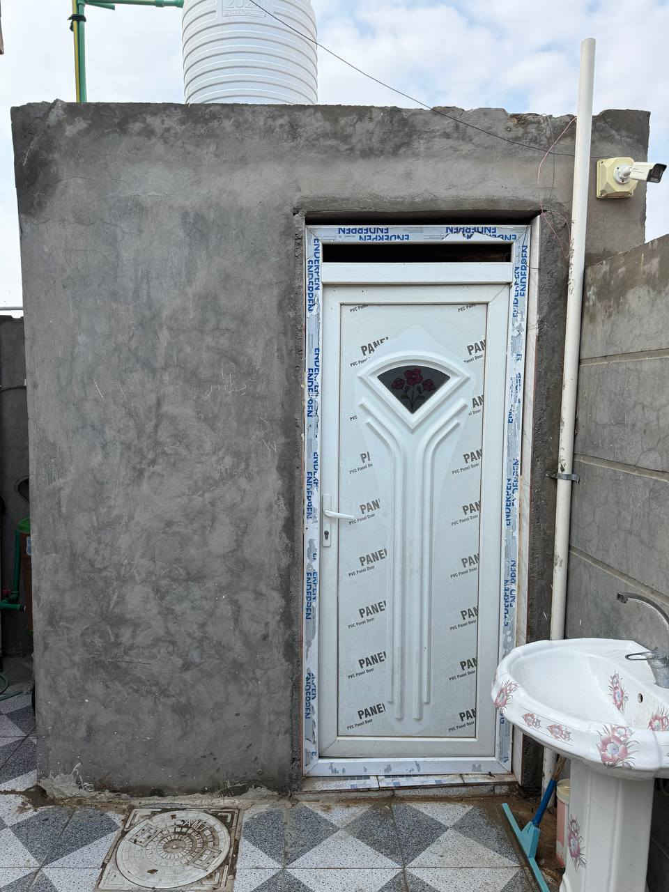 مشتمل للبيع طابو زراعي سند 25
الموقع حي بابل مقابيل الطاقه 
المساحه 100م 
واجه 5م 
نزال 10م 
يتكون من غرفه مع صاله وستقبال مع مطبخ مفتوح مجمع صحيات خارجي وداخلي منور المشتمل كامل من كلشي 
سعره 47 وبيه مجال 
للاستفسار اكثر يرجو التواصل معنا عبر الارقام التاليه 
***********ابو ايليا السلطاني 
*********** ابو مؤمل السلطاني 
*********** ابو ايليا السلطاني 
او زيارة مكتب القمه للعقار الكائن في بداية شارع المعاره طريق الزوار قرب الصيدليه الجديده قبل مدرسة معادن الحكمه
