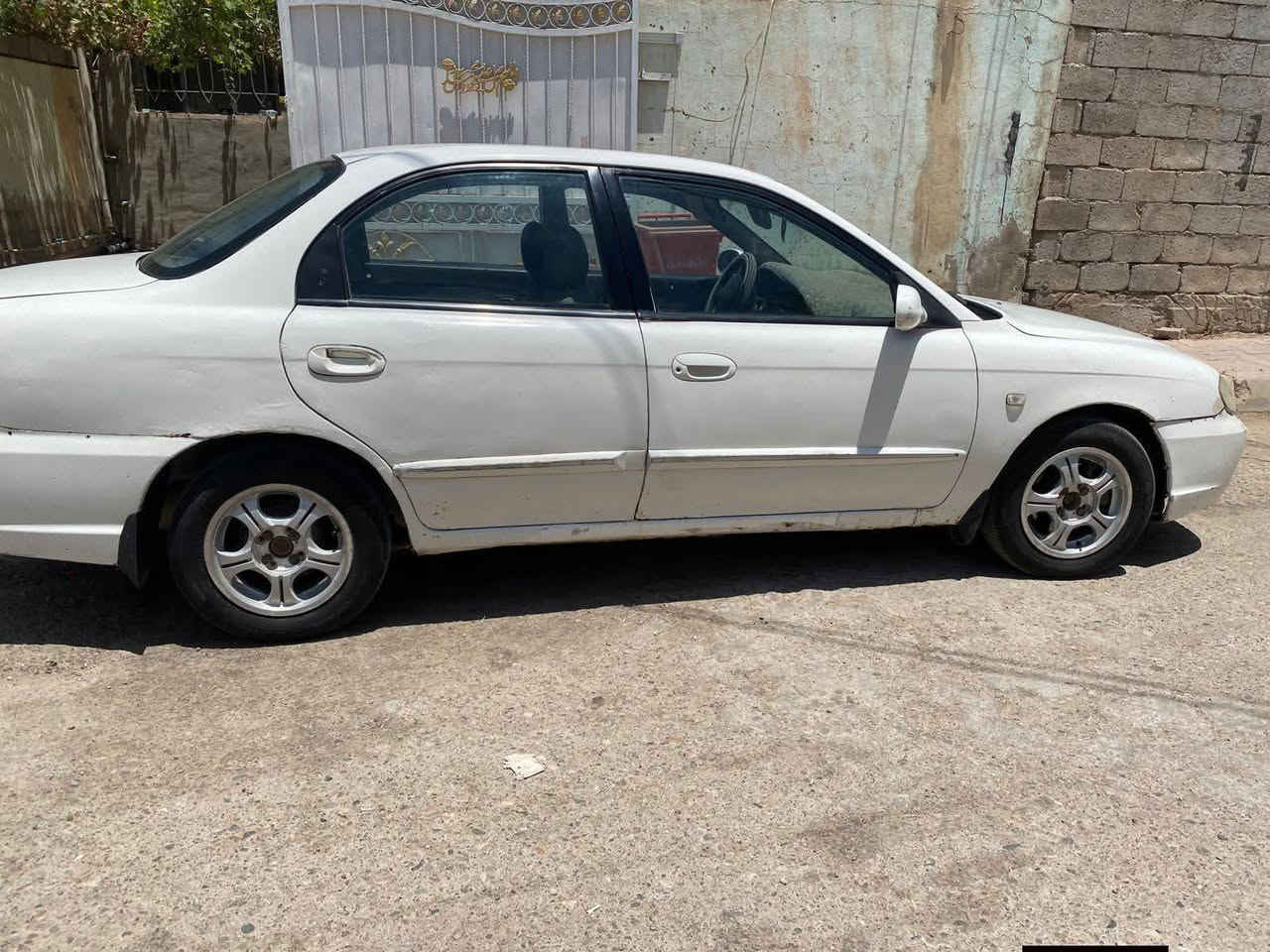 السلام عليكم اخوان كيا سبكترة موديل 2000  رقم بغداد انكليزي تحويل مباشر  كير عادي  مكينة كير  خير  من الله تبريد ثلج السيارة جاهزة العنوان بغداد مقابل المرور الحسينية ***********  السعر  35 وبيهة مجال قليل
