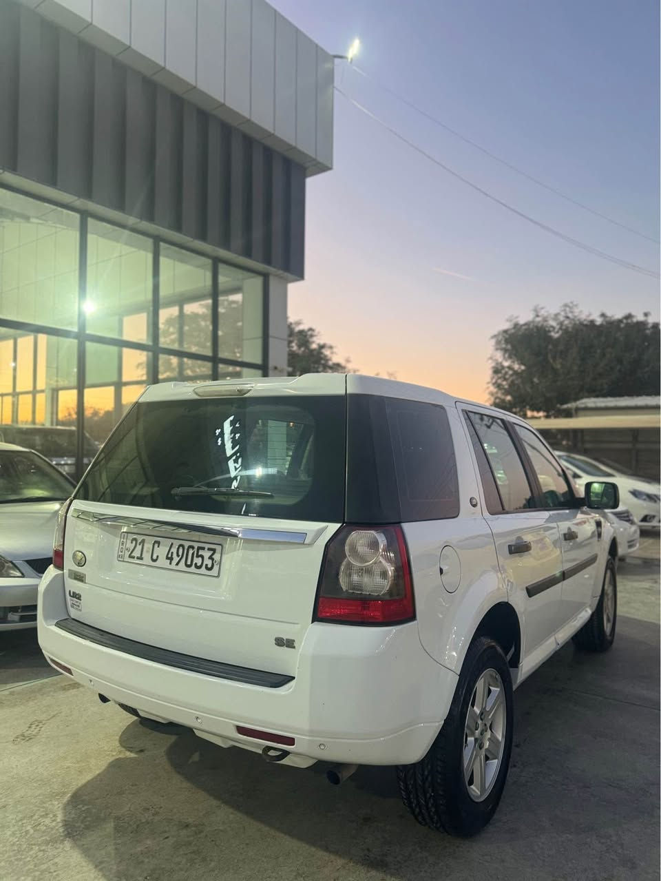 لاندڕۆڤەر 2012 دوو پەڵە بۆیاخی هەیە سەیارەکە نمونەیە چوار تایەی لۆک سەدر و گێڕ و مەکینە و کارەبای و سەوت بەشەرت 
ناونیشان کەلار
*********** كالار, السليمانية
