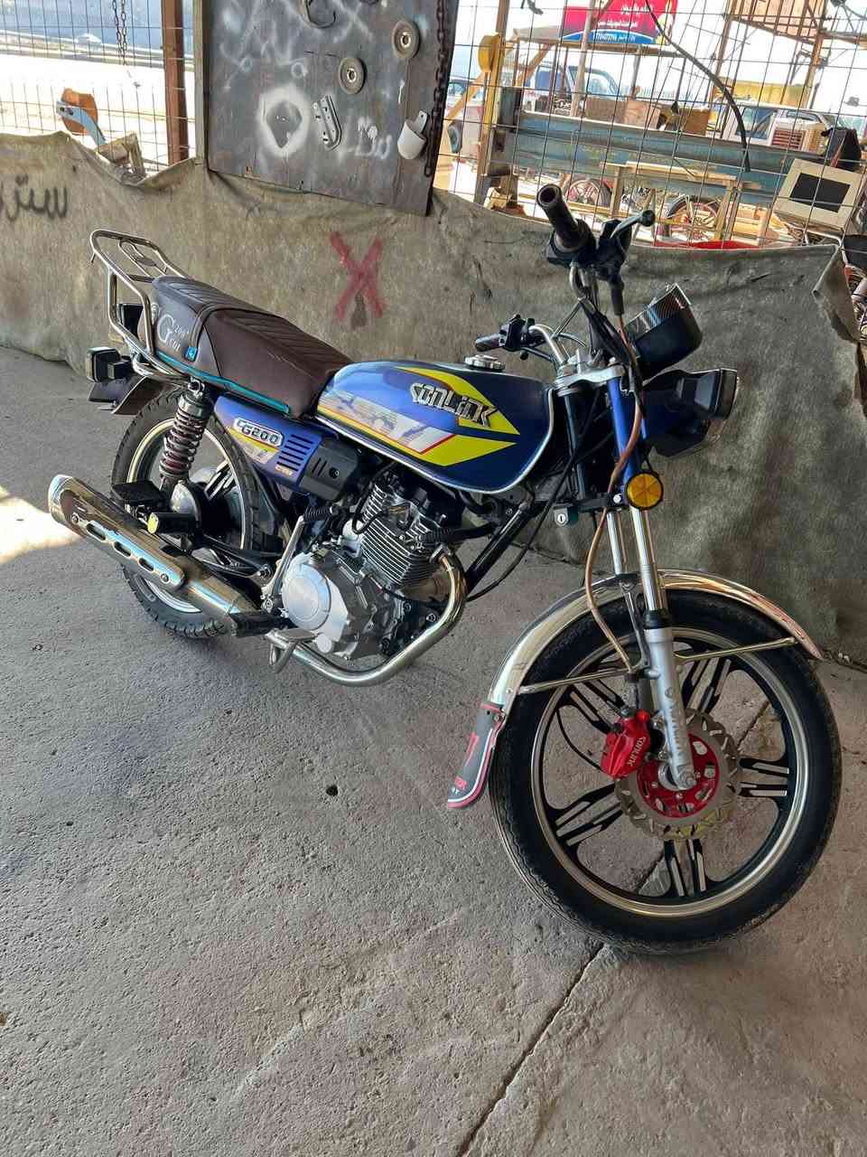 السلام عليكم دراجه سيفان موديل 24 ختم باب أول مكفوله من كلشي كهربائيات كلها شغاله مثل ماموضح بالصور  
مكاني ديالى الخالص الشراي يتصل ‏‪***********‬‏
