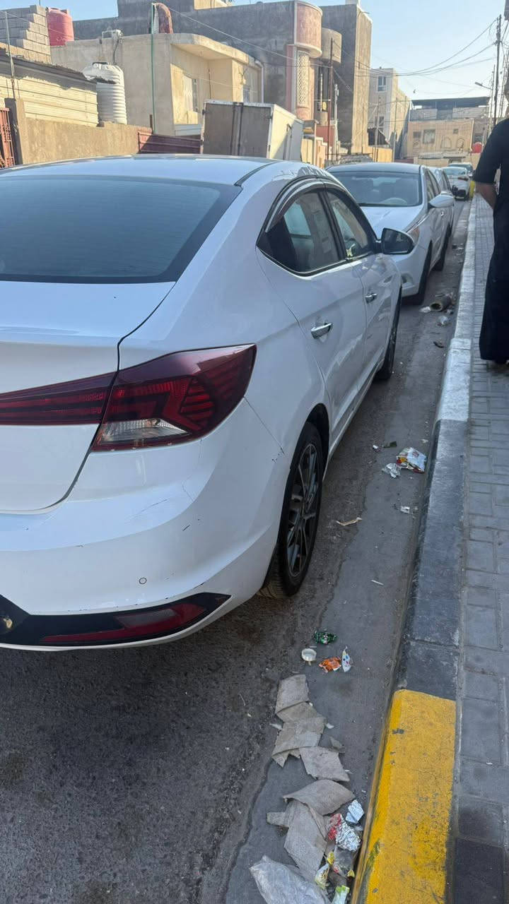 السلام عليكم النتره 2019 فول مواصفات السياره بيهه صبغ بيبان وجاملغ السياره مال اقصاد و منتهيه السعر 130 الاستفسار ***********
