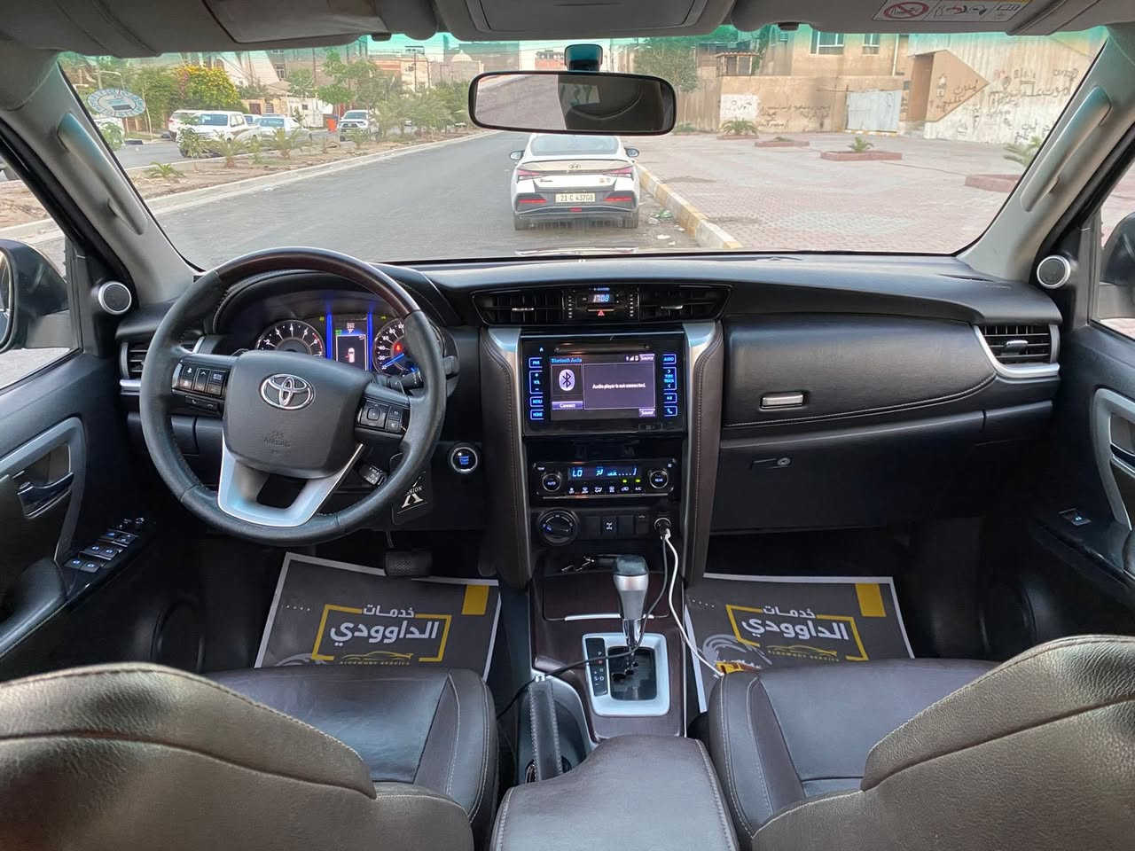 السلام عليكم 
تويوتا فورجنر 2016
محرك V6 4000 
7 راكب داخل جلد جوزي
تبريد 3 قطع
كامرة
تحكمات ستيرن
مري شفط 
اشاير بالمري
مودات قيادة ايكو اقتصادي و POWER
مانع انزلاق 
صندوق كهرباء
باقي مواصفات معروفة
ماشية 108 كم
السياره بيها قطعتين بدون دواخل
رقم اربيل باسمي
مكان السيارة بغداد
السعر : 260$ 
الاتصال على الواتساب
 ***********
