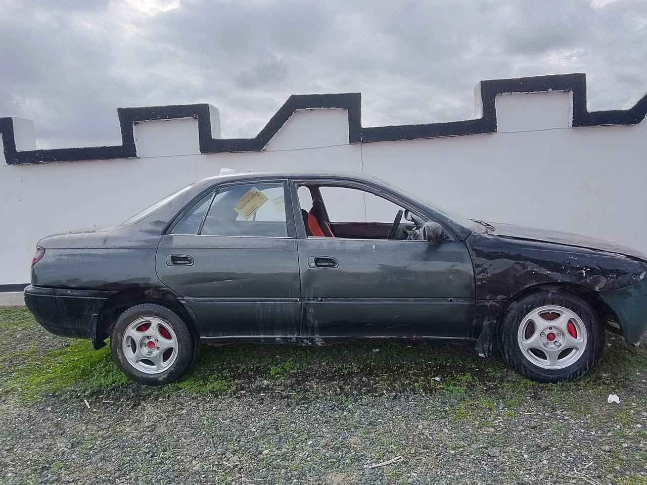 السلام عليكم للبيع  كارينا موديل 93  مسجله وبيها سنويه بس راعيها ماندلو اكفلها عشاير .كير محرك حيل زينات  نشاط فول فقط يعوزها دعاميه اماميه  لان بيه كسر والباقي شوف العين السعر 12 وبيها مجال الاستفسار الاتصال على رقم ***********
