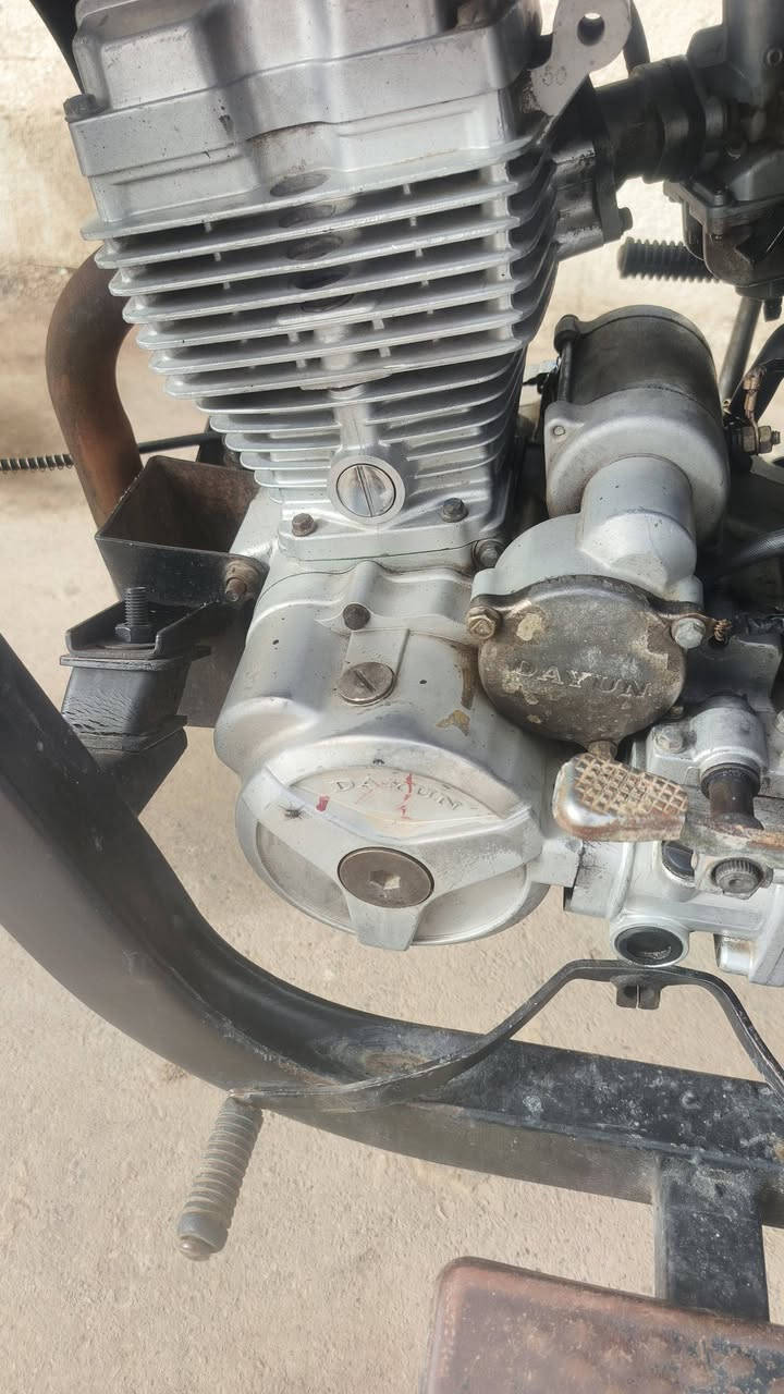 السلام عليكم 
ستوته مديل 12 رقم كلشي ماعوزهه شغل وطلع معروضه بمليون 400 وبيهه مجال عنواني الكوت زين القوس الاستفسار ***********
