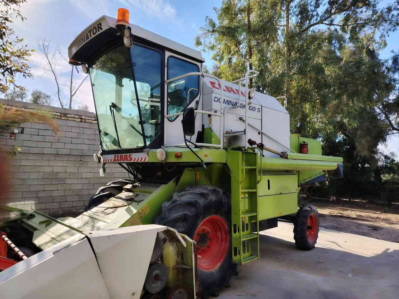 حصاده كلاس موديل 2006 مكينه جديده محرك مكفول معمل مصلح تصليح كامل ما تخسر عليها ابد مكان النجف سعر اتصال على رقم ***********
