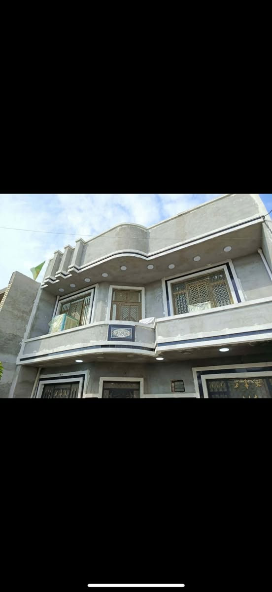 سلام عليكم بيت للبيع زراعي 

 مساحه 210 متر يتكون البيت كراج حديقه مطبخ استقبال صاله اربع غرف نوم صحيات طابق الثاني نفس التصميم الارضي دورصحه الثانيه النزله الرابعه سدت الجنابات 
السعر 135  بي مجال سند 117 @الجميع 
الرقم *********** التواصل واتساب الخط ما مفتوح ❌
