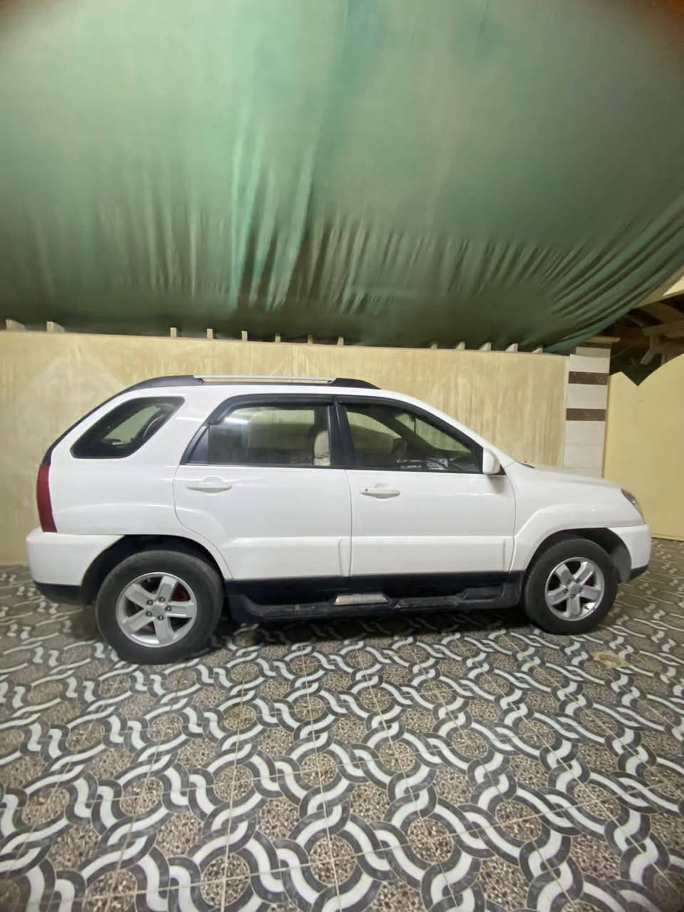 كيه سبورتج 2009
خليجي 
سياره فول مقفوله
عدى تكحيل بسيط 
رقم بغداد انكليزي 
فول تنتا مري شفط
محرك ٢٠٠٠ دوش 
دبل جنطه
كشنات مخمل   
سياره مال بيت 
هزه وسنويه جديده 
السعر 135 وبيه مجال قليل 
صلاح الدين قضاء بلد 
***********
