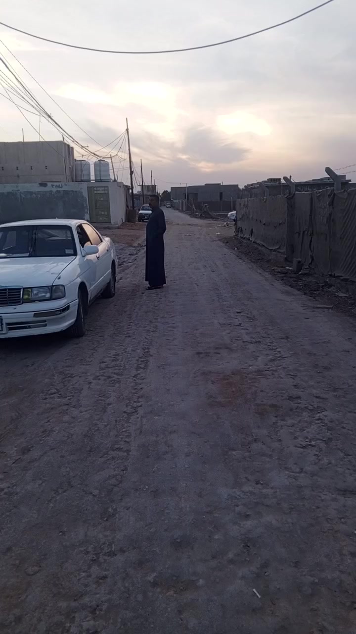 قطعه ارض للبيع في كربلاء منطقة الجماليه المساحه 300ركن سعر 60وبيع مجال ***********
