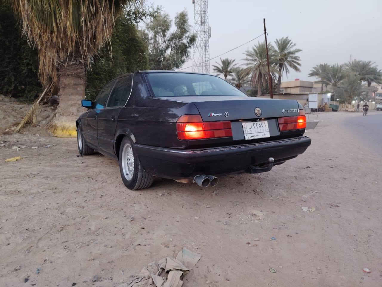 السلام عليكم . من رخصه الادمنيه المحترمين . بي ام ٧٣٠ سته سلندر موديل ٩٢ بغداد باسمي جاهزه ونظيفه جدا داخل وخارج ومابيها اي نقص ماتصرف عليها اي شي . بلاديه مال جناي بدون اقساط ولا مراوس . سعرها ٦٣ بيها مجال جدا بسيط . مكاني بغداد وهاذ رقمي ***********
