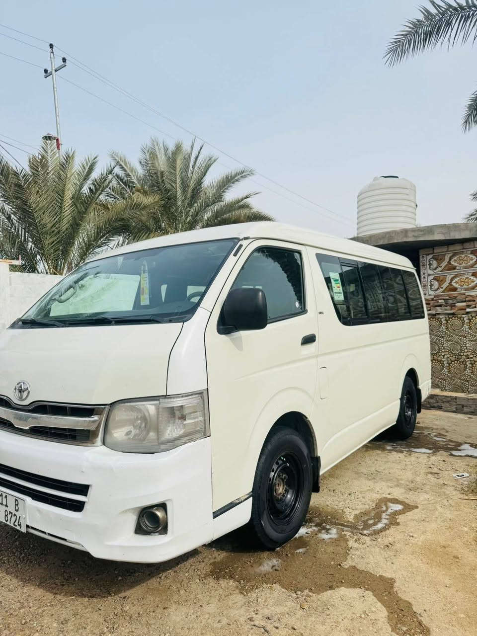 سلام عليكم هايسه ثليثيه موديل٩ للبيع
رقم بغداد بسمي
صبغ بيه بلجنطه كد الي المشر عليه وبلصفحه اليمنه همات كد الي المشر عليه 
مكينه كير اكسن كفاله 
المكان بغداد أطراف الشعله
***********
*********** واتساب
