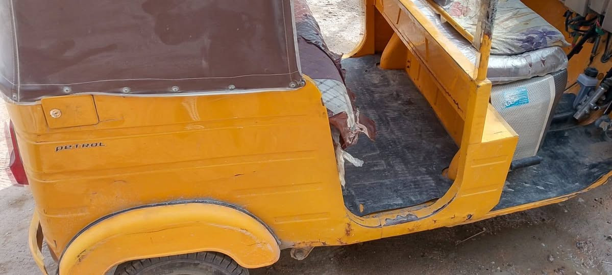 سلام عليكم ورحمة الله تكتك موديل 20شهر العاشر  وراق البيع
عنوان الامين تفاصيل تصل علا راعيه ***********
