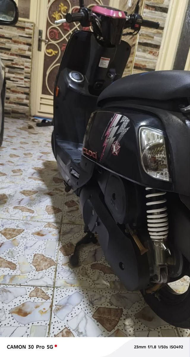 من رخصه الادمن
دراجه بوليس مسطرة موديل 2012 للبيع نزلته رمبه من ابو حمره ما صار شهرين دراجه مكينه نظافه خير من الله سعره مليون 100 وبيه مجال للطيبين مكاني ديالى بعقوبه تقاطع السادة رقم الهاتف ***********
