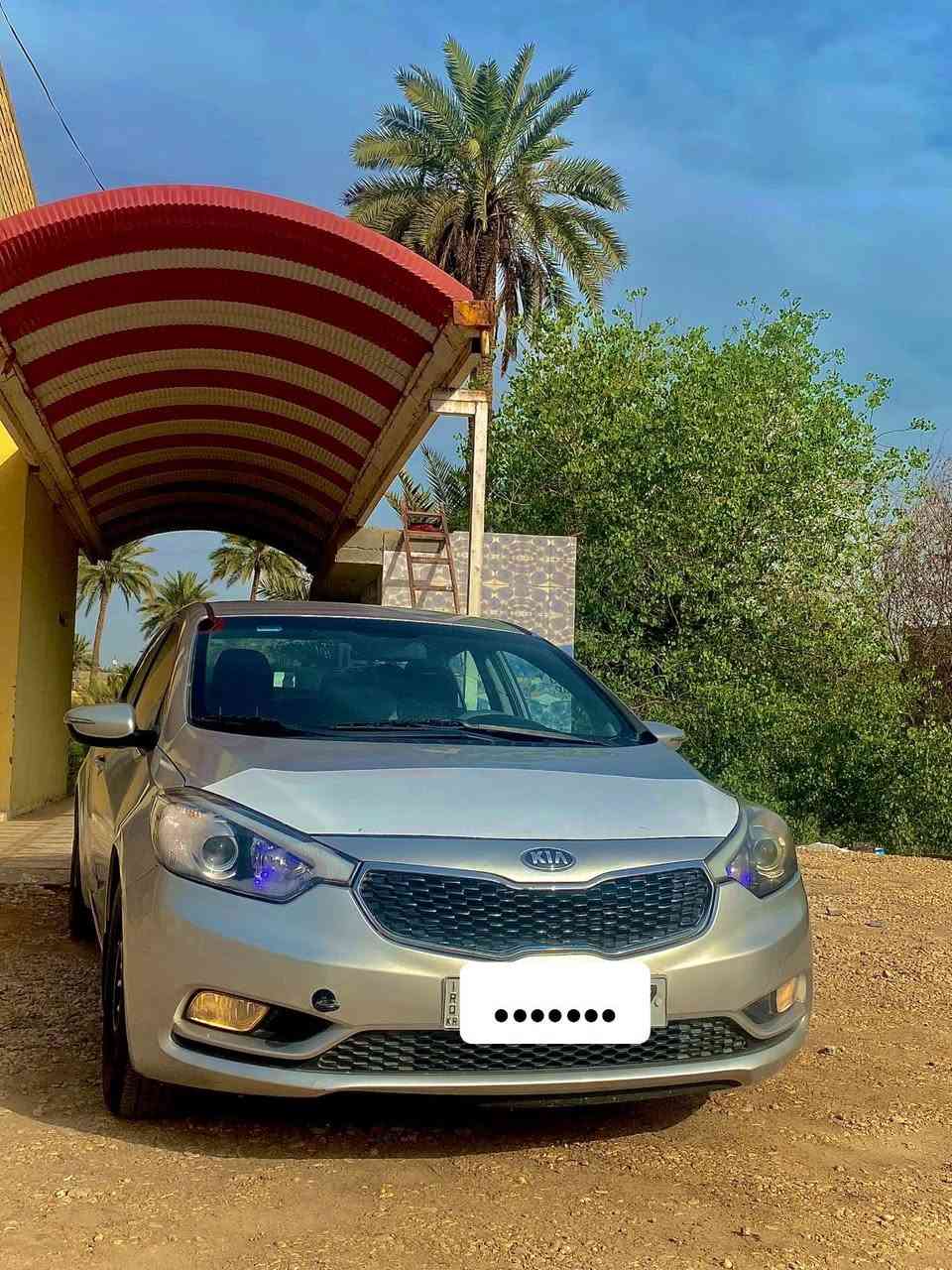 السلام عليكم
كيا سيراتو٢٠١٤

كير محرك حدادية كفاله 
تدفئه تبريد تخم تاير 

قطعتين فقط والسونار موجود
المكان بابل 

***********
