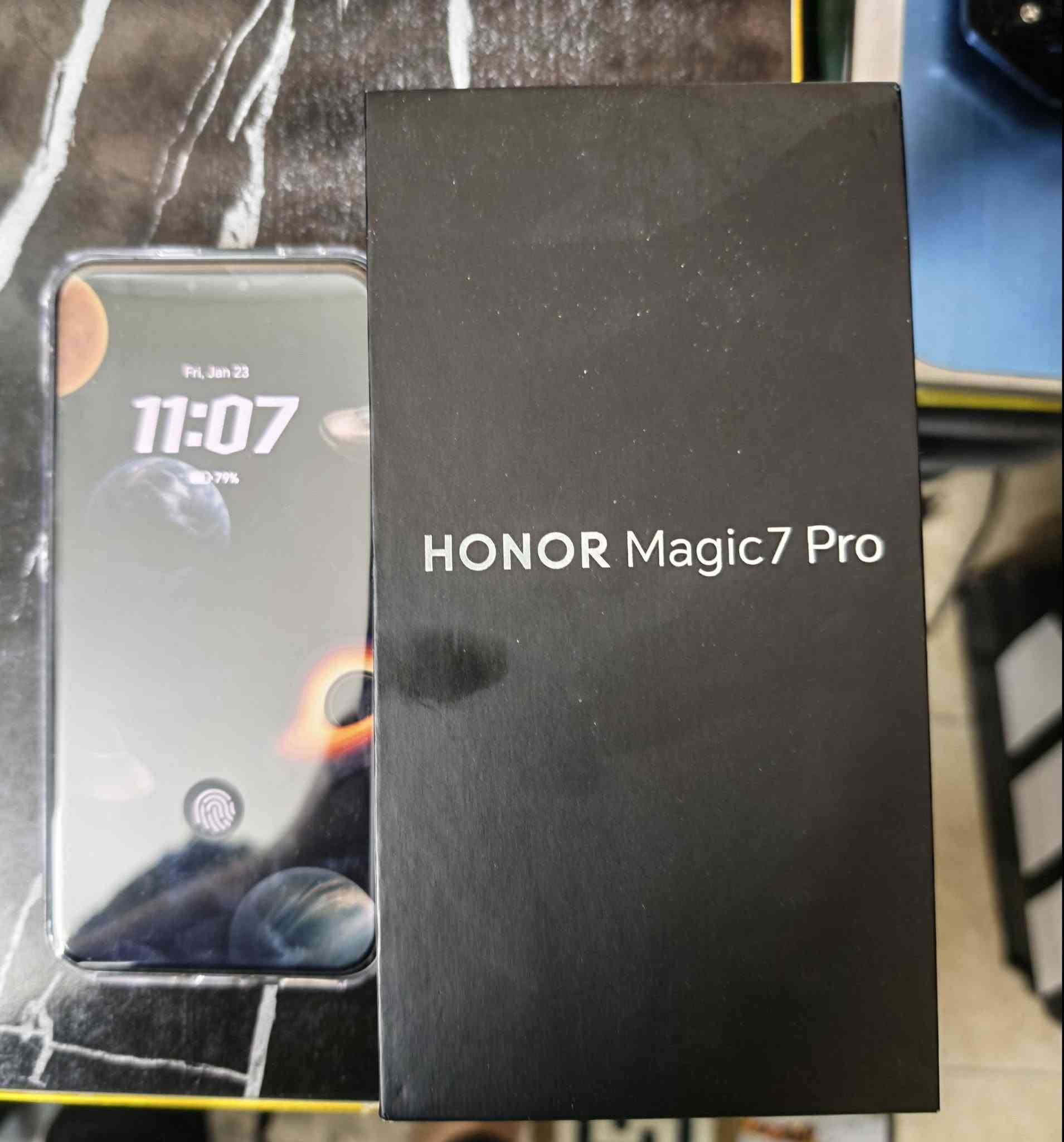 هونر ماجك 7 برو
مستعمل نظافة 99٪
السعر 850 الف 
ذاكرة 512
اللون سلفر متغير (الاكثر طلبا) 
ملحقات كاملة مع الكارتون
هدية كفر ماك سيف ولاصق شاشه وكامرات اصلي 
المكان بغداد بسماية
واتس اب
***********
