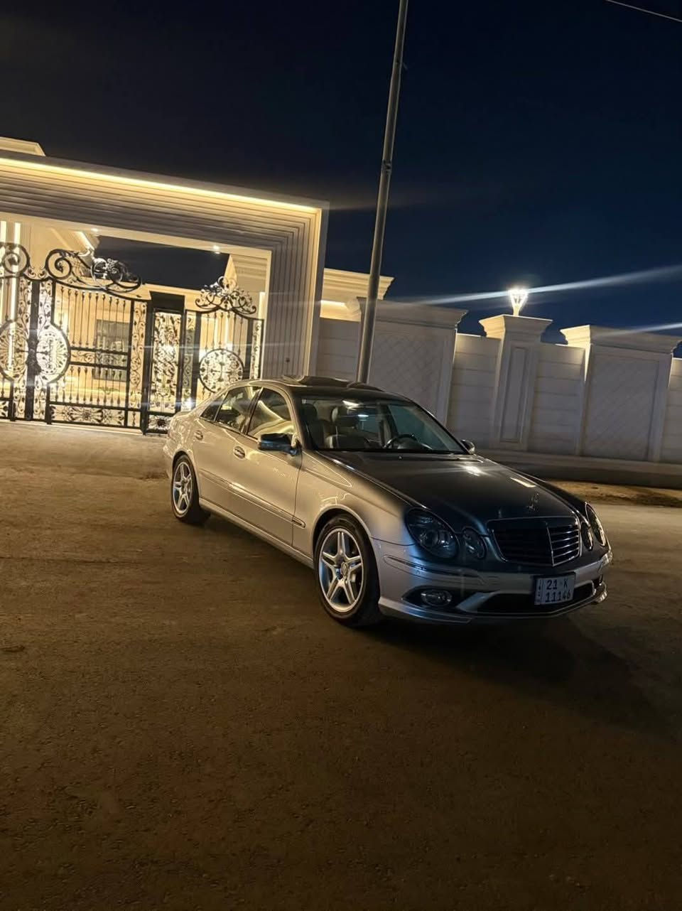 سلام عليكم 
E350     2005
الي يدور جديد وفول مواصفات 
***********
المكان بغداد  جكوك

