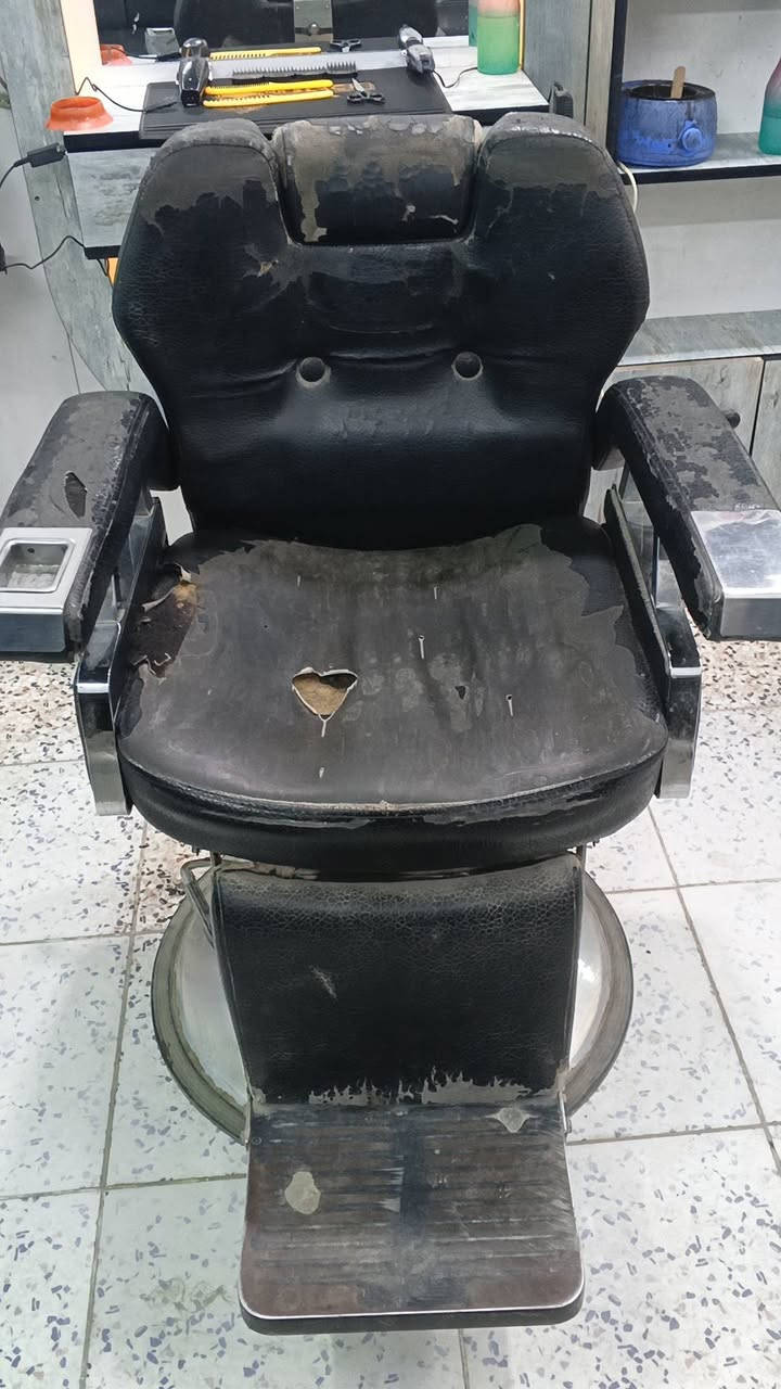 سلام عليكم كرسي حلاقة بيش يفيدك خابرني ***********
