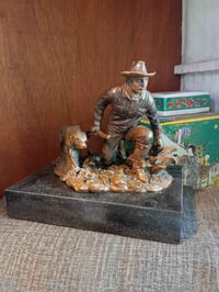 برونز • قاعدة مرمر • ١٦×١٨سم