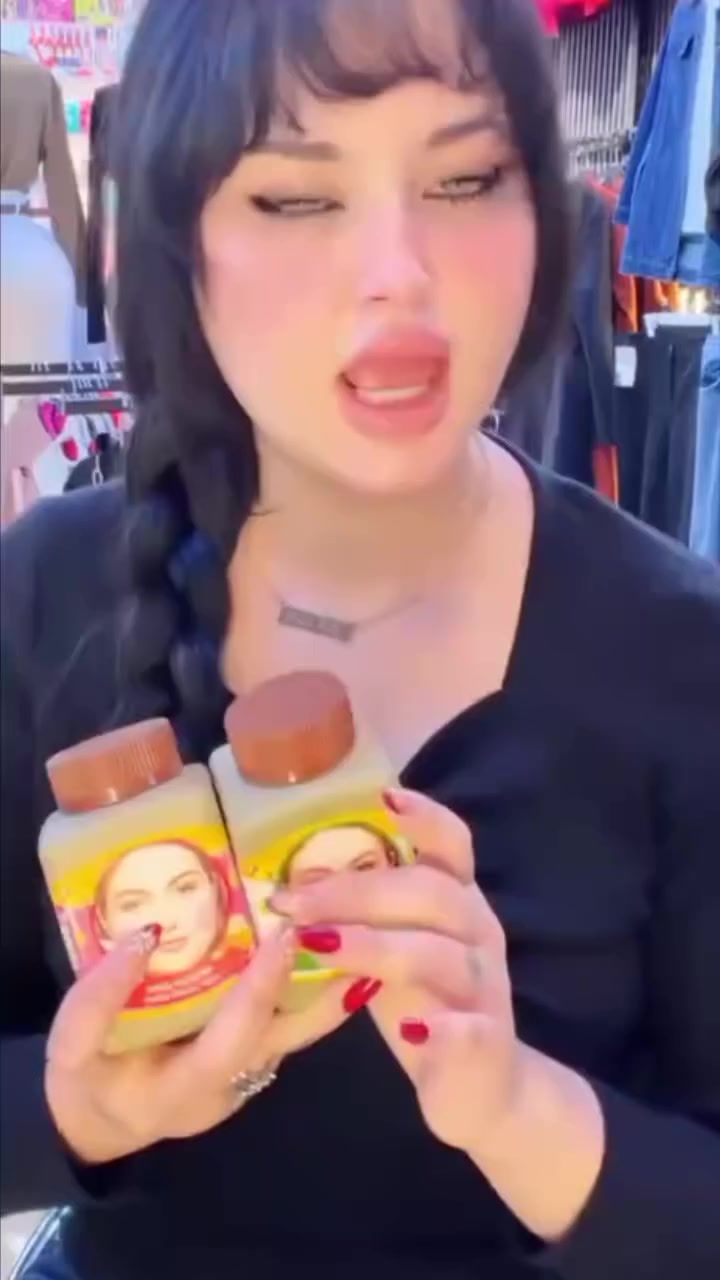 🍯✨ عسل عرموطة ✨🍯

🔴 المسمن والمبيض للوجه فقط
💖 مخصص للوجه
🌸 يساعد على تسمين الخدود
🌸 يعطي تبييض ونضارة للبشرة
✨ يغذي البشرة ويخليها مشدودة وحلوة

🟢 المسمن والمبيض للوجه والجسم
💖 للوجه + الجسم
🌸 يساعد على الامتلاء بشكل متوازن
🌸 يفتح ويوحد لون البشرة
✨ يعطي نعومة ولمعة طبيعية

💫 اختاري حسب احتياجج واستمتعي بنتيجة تفرق وياج

سعر القطعة 15 الف 
يوجد خدمة توصيل لجميع محافظات 
وبي عرض كل قطعتين تشتري الثالثة تكون مجاناً 😍😍😍


**إذا كنت صاحب هذا الإعلان وتريد حذفه لأي سبب، رجاءا أرسل رسالة إلى الدعم الفني**