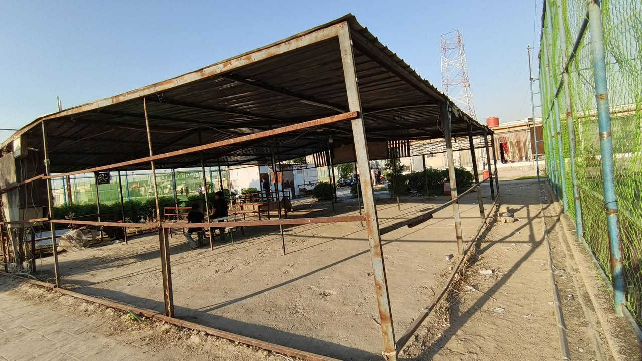 سلام عليكم   سقيفه جاهزه جدار وسقف براغي مو لحيم
طول ١٢ م

عرض ١٢ م 

السعر (مليون وميتين) 

المكان الوركاء 

الاستفسار *********** وتساب
