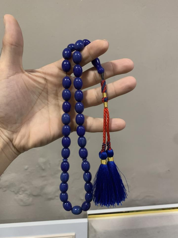 السلام عليكم 
مجموعه من السبح شلعه وحده
سندلوس وفاتوران واحجار طبيعيه كله اصلي
القطعه ب ( 5 ) توصيل موجود مجاني مكاني مدينه الصدر ***********
