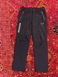 جاك وولفسكين • مقاس 32 • نظيف 100%