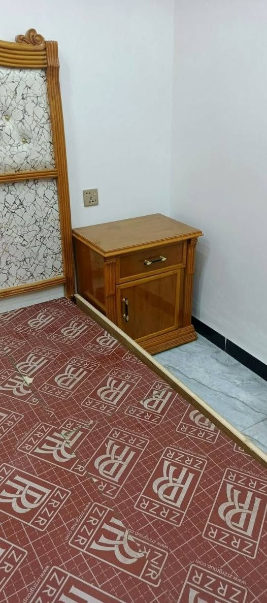 سلام عليكم غرفه خشاب جديده صار سبوع من فصلته سعر مليونين بيه مجال كلش قليل    تجي و شوف بعينك عنواني بغداد مدينة الصدر رقمي ***********
