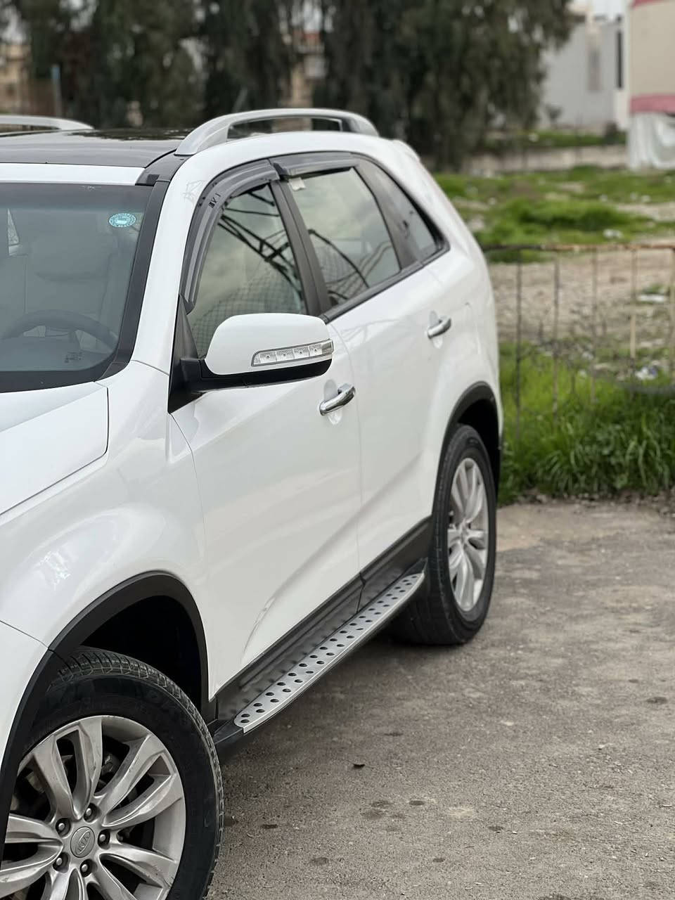 السلام عليكم كيا سورينتو موديل ٢٠١٢ محرك ٦ سلندر بيها صوت راجز بيها تبديل بوند بدون دواخل ٧ راكب فول بدون بصمة خليجي ماشية ٢٢٢ الف  سعرها ١٥٠ ورقة وبيها مجال بسيط رقم موبايل ***********
