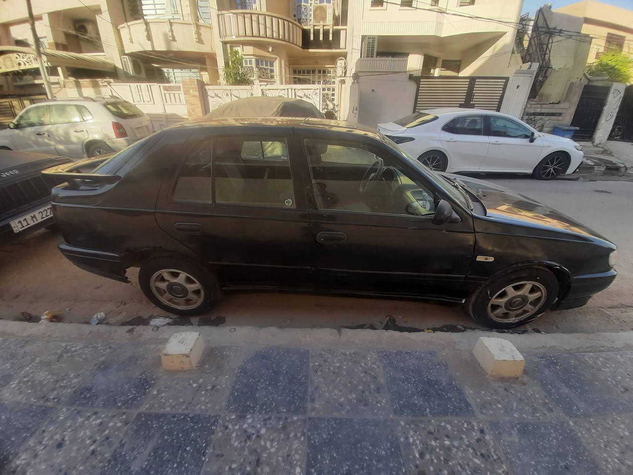 السلام عليكم 
للبيع 
نيسان صني موديل 1992 
كير عادي 
ويل كب بلادي 
محرك 2000 GTI 
رقم كركوك بأسمه تحويل ثاني يوم 
اربع جام كهرباء شغال 
فتحة سقف شغالة
كل نقص ما بيها شغالة بالكامل 
السعر 25 و بيها مجال بسيط 
المكان بغداد الدورة الميكانيك 
للتواصل *********** او ***********
