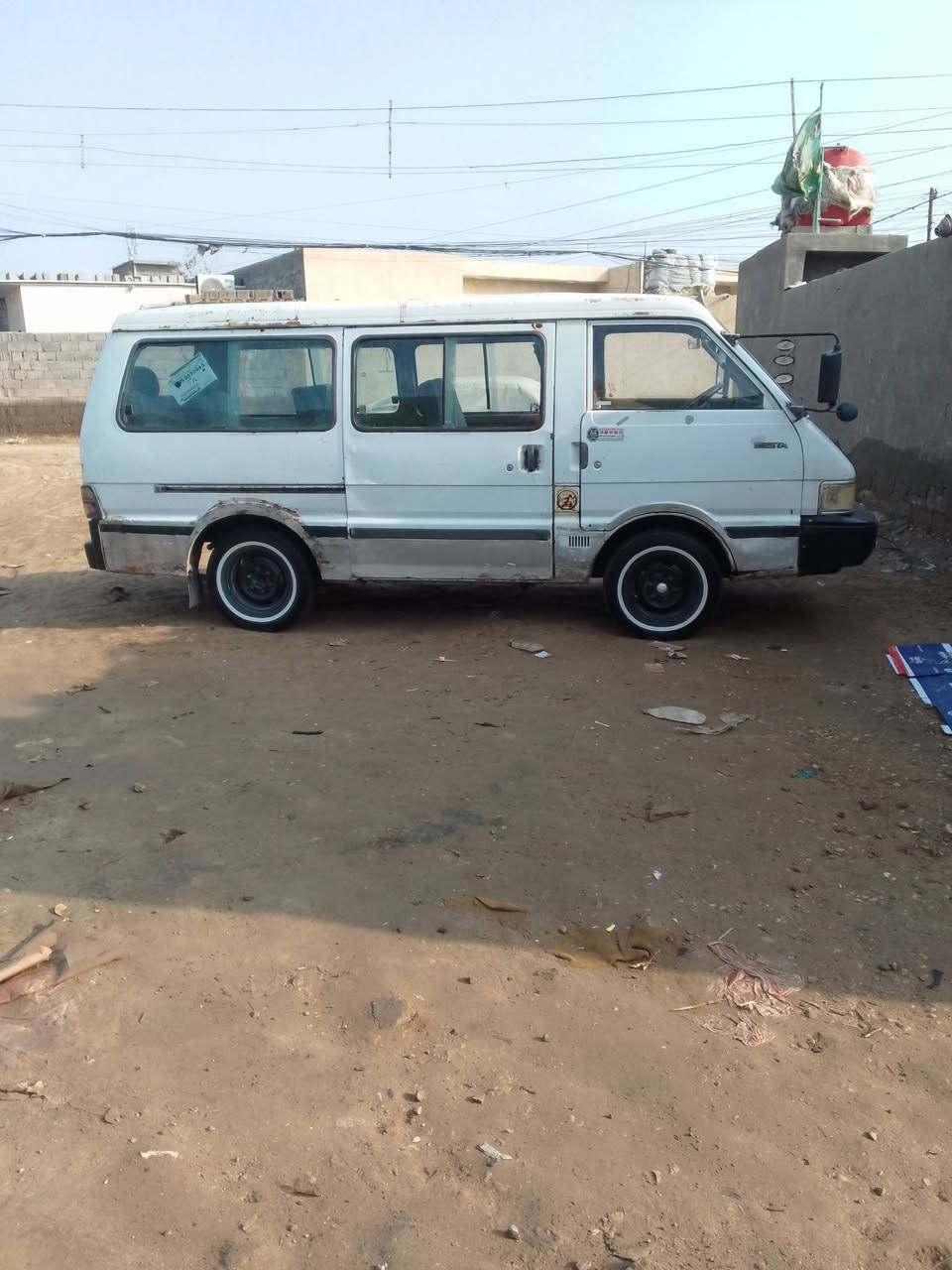 السلام عليكم كيه بسته للبيع موديل 94 سنويه نافذه سنه شواصي بلاد كير اكسل مكينه خير  من الله تخم تاير كهربائيات كلها شغاله مصفره هيه وغرامات السعر 38  المكان كوت شارع النفط الشراي يتصل ***********
