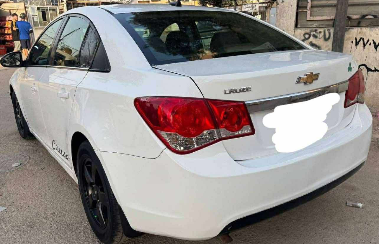 شوفرليت كروز ٢٠١٣ محرك ١٤٠٠ تيربو  محرك صار ٣ شهر من شاده جديد كير خير من الله تخم تاير جديد باترى جديد مصبوغه حزام للجماليه باسمي مكاني بسمايه سعر ٨٠ وبيه مجال 
***********٥
