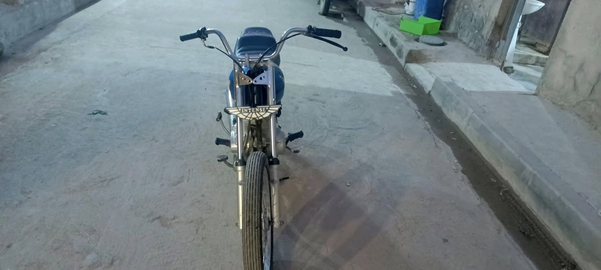 سلام عليكم شباب دراجه  للبيع مكاني غراف كلك كلك كلك 425  بيه مجال حك جيه ***********
