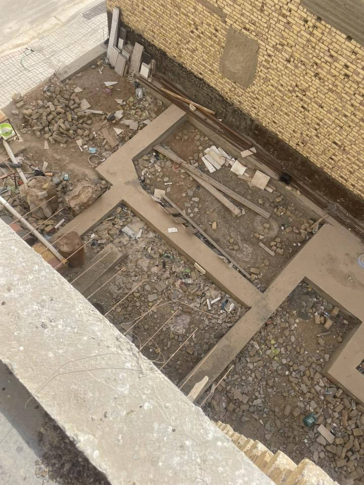 عرصة للبيع المساحة 140م الواجهة 7 والنزال 20 الموقع. حي الزهراء خلف علوة الخضار على شارعين المنطقة مخدومة للاستفسار الاتصال على الرقم ‭0783 099 4009‬ العرصة بيه بتلو
