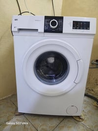 غسالة ملابس للبيع بدون اي عيب ماركه سيغ من تركيا اخذناه بيع بسبب السفر...