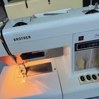 مكينة خياطة • نظيفة • ما بيها عيب