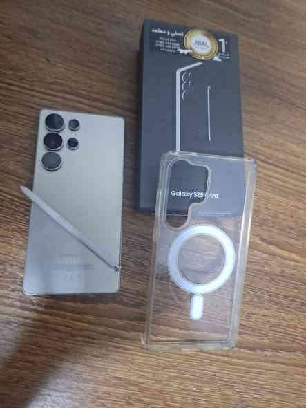 للبيع s25الترا  ذاكرة ٢٥٦ رام ١٢ ،ضمان شركة الجبال، مستخدم ساعتين فقط اقل من اليوم بعده لوك وبالضمان مالشركة،مع كامل ملحقاته ،سبب البيع الله شاهد متعود عالايفون ولكن الجهاز تحفة فنية ،الجهاز اشتريته ب مليون ٢٧٥الف ضمان جبال بتاريخ٢٢/١١، 
عارضه للبيع بسعر مليون ١٥٠الف قفل او مراوسة مع ايفون حسب قناعة،***********، مكاني كركوك.
