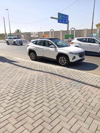 توسان 2024 خليجيه  مكفوله  ماشيه 27  بنوراما  رقم انكليزي بغداد باسمي ...