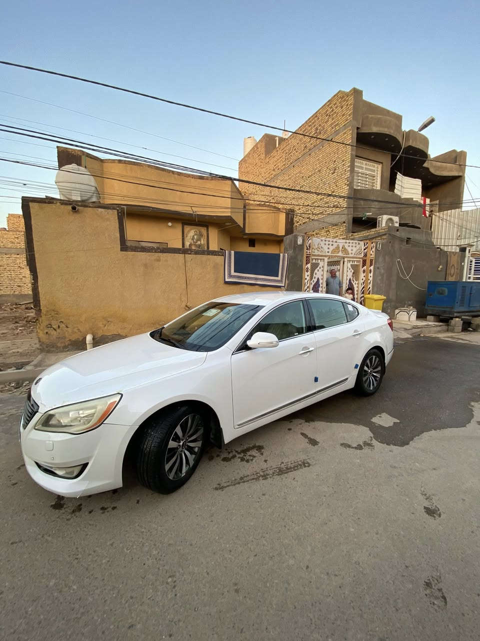 السلام عليكم
كيا كادنزا موديل ٢٠١٢
خليجي محرك ٦ سلندر ٣٥٠٠ 
مكفوله كفاله عامه من كلشي
فول مواصفات عدا البنراما 
رقم دولي بغداد باسمي تحويل ثاني يوم سنوية للغاية ٢٠٢٨ السعر ١٢٨ وبيها مجال قليل مكاني ميسان
  الاتصال ***********
