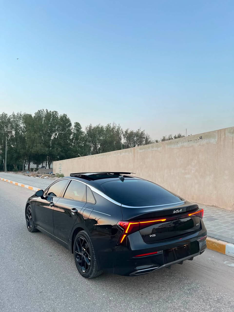 السلام عليكم
Kia K5 2026

* محرك 2500 تنفس طبيعي
* تو ويل دفع امامي فقط 
* ماشية 8000 
مواصفاتها :-

1:-بانوراما 

2:-داخل احمر
 
3:-رادارات 360 درجة

4:-حساسات 360 درجة 

5-بصمة + تشغيل عن بعد  

6-لد امامي وخلفي
 
7-عدادات ديجتل شاشة متصل

8-تبريد لمس
 
9-اوتو هولد 

10-توقف ذاتي

11-قيادة ذاتية

12- ثلاث وضعيات قيادة

13-تحديد مسار

14-نقاط عمياء

15- ويل گب بلاك اديشن
 
الحادث :-

جاملغ وبنيد تبديل نفس اللون بدون صبغ  +(شاصي ولغد جهة اليمين مصلحات نفسهن )

* السيارة حرة باسمي بدون رقم 

 مكاني بالحلة 
للاستفسار :- 
***********

السعر 175  بيها مجال
